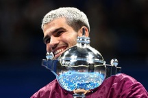 Alcaraz vô địch Japan Open, Sinner gặp Learner Tien ở chung kết China Open