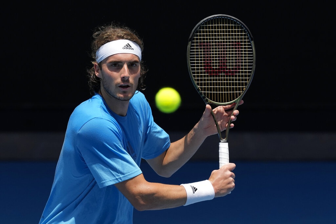 Tsitsipas lên tiếng chế nhạo Djokovic - 1 Tsitsipas lên tiếng chế nhạo Djokovic - 1