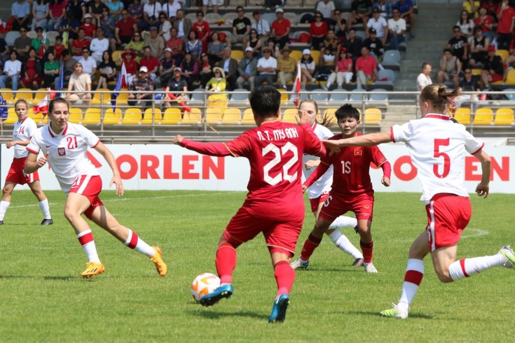 Huỳnh Như chấn thương, tuyển nữ Việt Nam thua U23 nữ Ba Lan - 2 Huỳnh Như chấn thương, tuyển nữ Việt Nam thua U23 nữ Ba Lan - 2