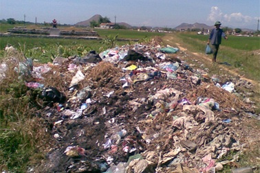 Đi tìm lời giải cho bài toán rác thải nông thôn