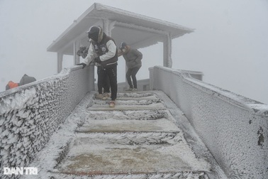 Bão Phượng Hoàng ra khỏi Biển Đông, miền Bắc sắp đón không khí lạnh mạnh