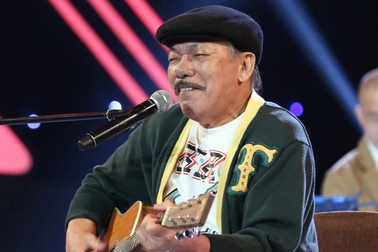 Nhạc sĩ Trần Tiến: Ở căn nhà ven biển, U80 vẫn "phải lòng" vợ