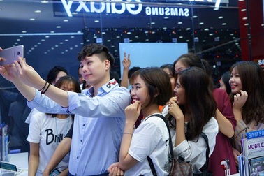 Đây là lý do sao Việt đồng loạt nói về chương trình trợ giá khủng khi mua điện thoại