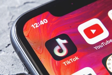 Sau Instagram, đến lượt Youtube ra mắt tính năng “nhái” TikTok