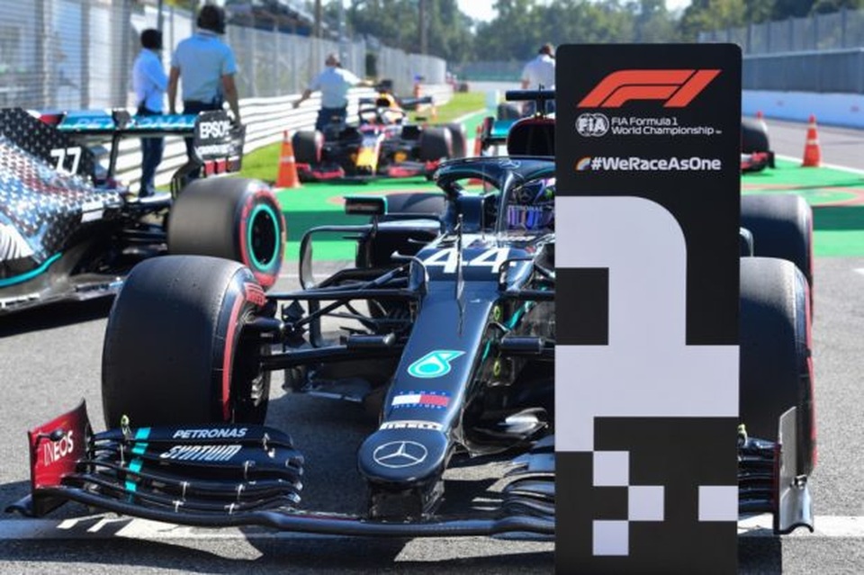 Biến căng ở Monza, F1 đã có một chặng đua đi vào lịch sử - 2 Biến căng ở Monza, F1 đã có một chặng đua đi vào lịch sử - 2