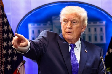 Mỹ không kích Iran, Tổng thống Trump cảnh báo đanh thép