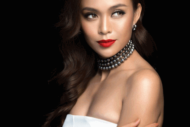 Mâu Thuỷ bốc lửa khó cưỡng bên “bom sexy” Diễm My 9x