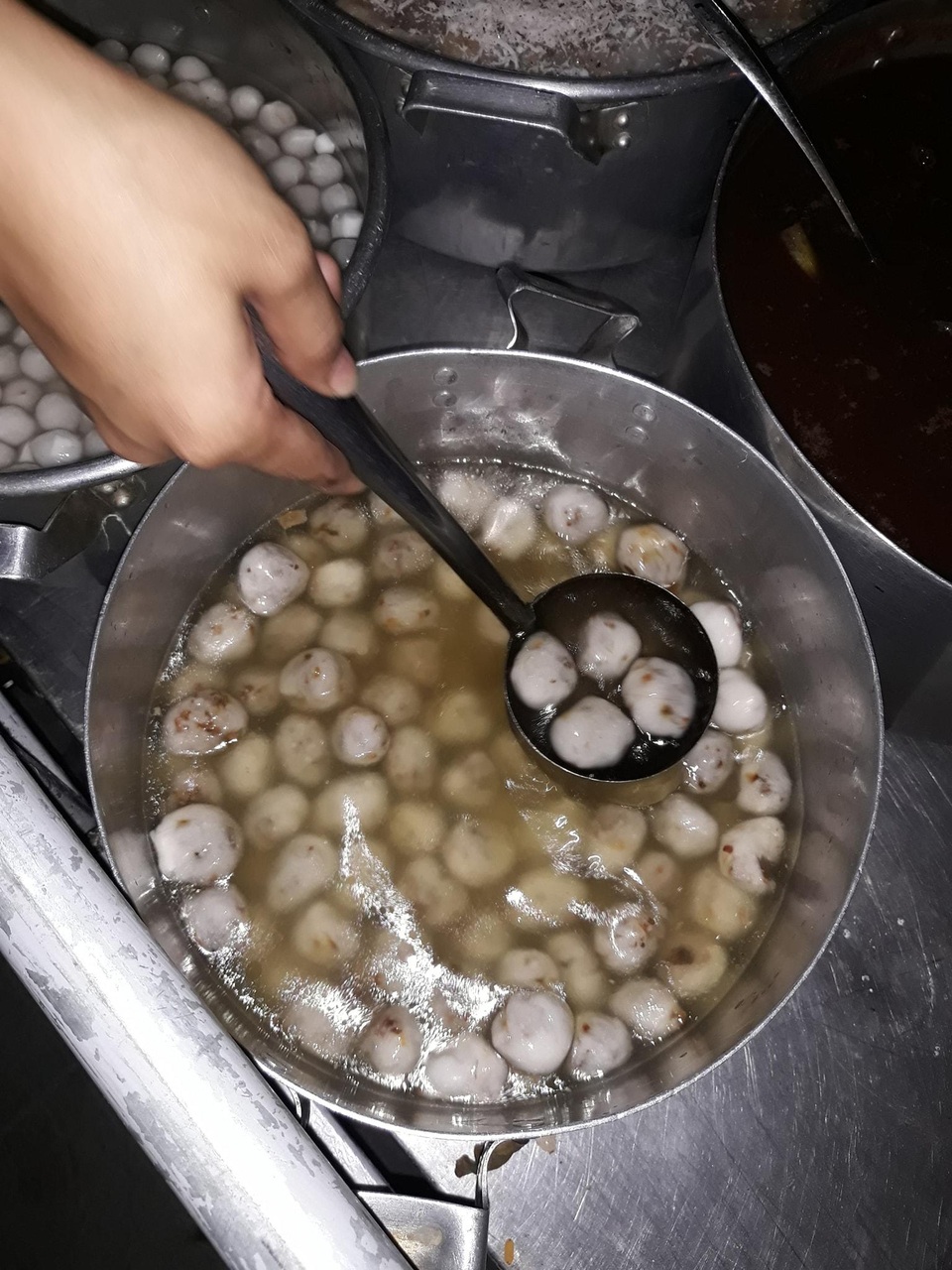 Lạ miệng chè heo quay độc nhất vô nhị ở Huế, thách thức tín đồ ẩm thực - 1 Lạ miệng chè heo quay độc nhất vô nhị ở Huế, thách thức tín đồ ẩm thực - 1