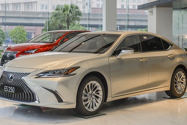 Lexus ES 2021 về Việt Nam bổ sung trang bị an toàn, giá từ 2,54 tỷ đồng