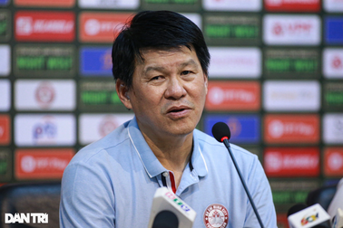 HLV Vũ Tiến Thành xác định đối thủ đua trụ hạng, khen ngợi Patrik Lê Giang