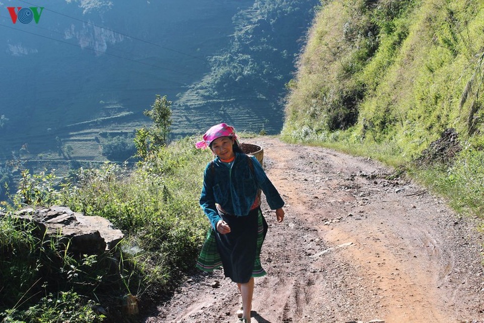 Người dân tộc thân thiện, mến khách nơi cao nguyên đá Hà Giang - 4 Người dân tộc thân thiện, mến khách nơi cao nguyên đá Hà Giang - 4