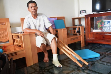 Đình chỉ cán bộ trật tự đô thị đánh người bán chè gãy xương