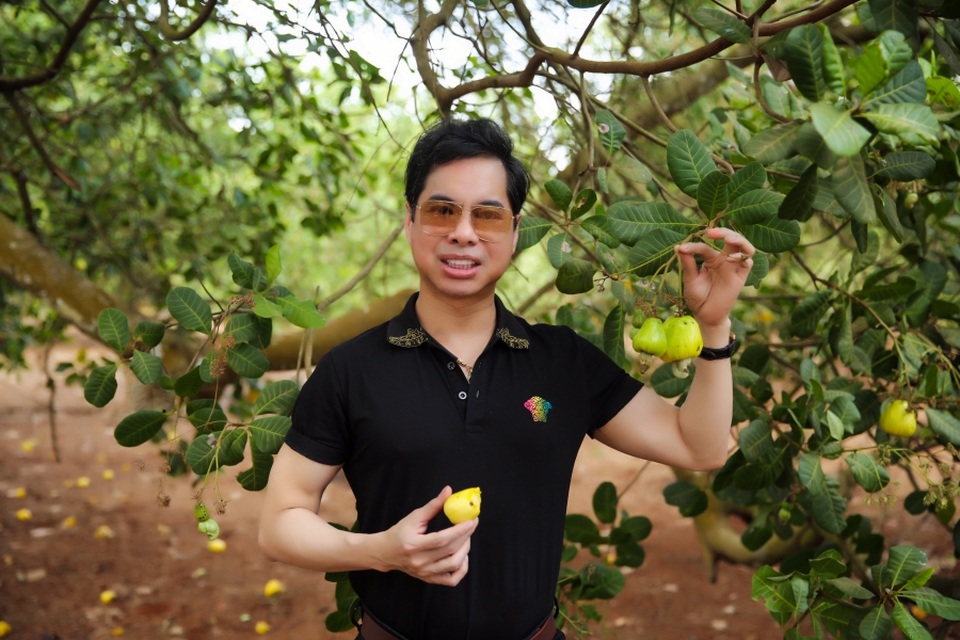 Ngọc Sơn làm nông dân chính hiệu trong khu vườn 2 hecta lần đầu tiết lộ - 6 Ngọc Sơn làm nông dân chính hiệu trong khu vườn 2 hecta lần đầu tiết lộ - 6