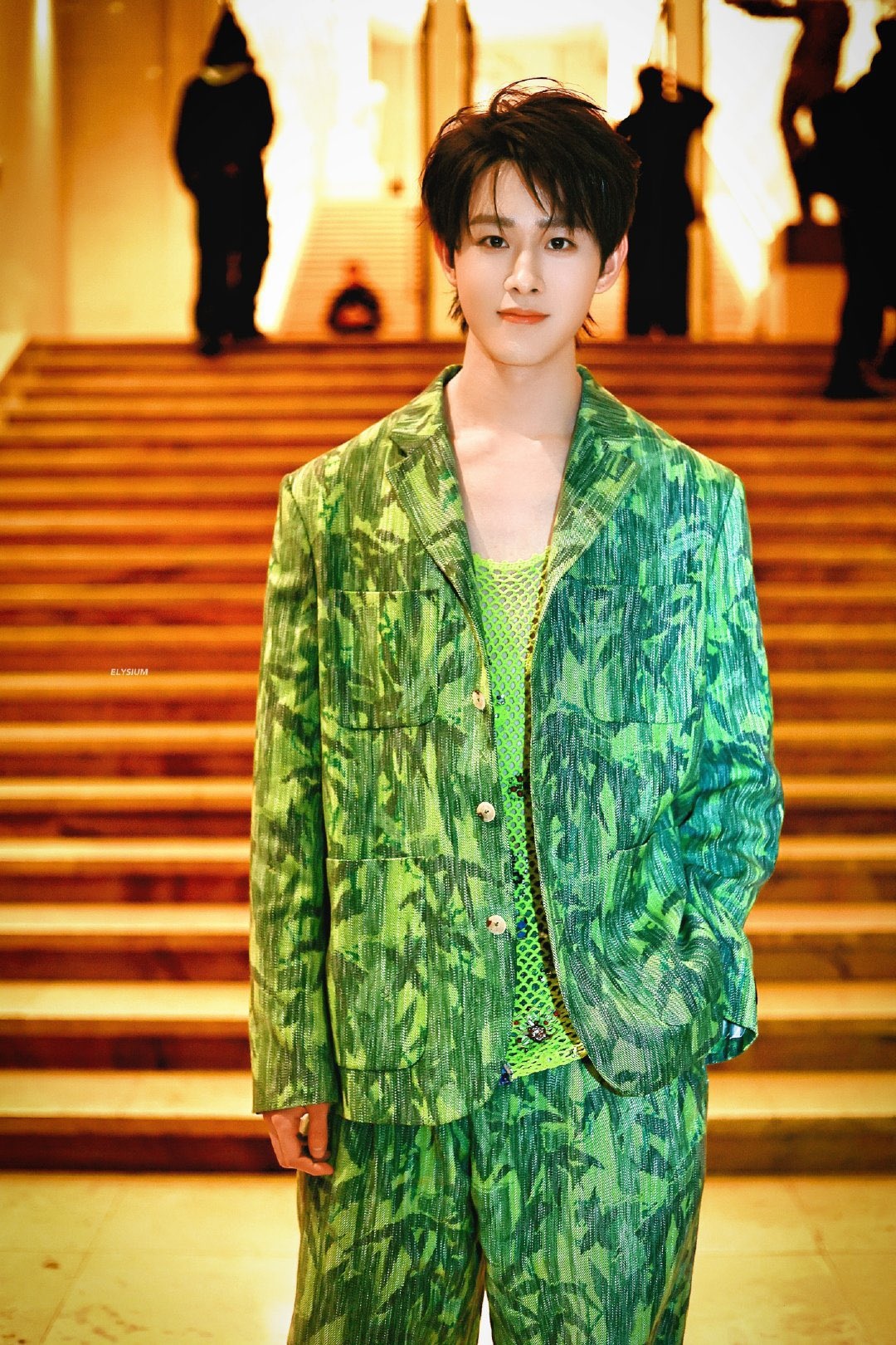 View - Dàn mỹ nam châu Á diện đồ sành điệu, gây chú ý tại show thời trang Pháp | Báo Dân trí