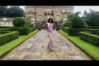 Vẻ đẹp quyến rũ của tân Hoa hậu Anh