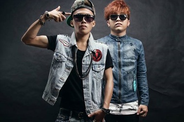 Ca sỹ hát nhạc kích dục có được cấp thẻ hành nghề?