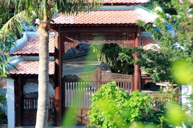 Biệt phủ 5 triệu USD: Đại gia vàng trả giá trên "chấm phạt đền"