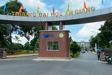 Sinh viên tiếp xúc ca tái dương tính, gần 300 SV, giảng viên cách ly ở nhà