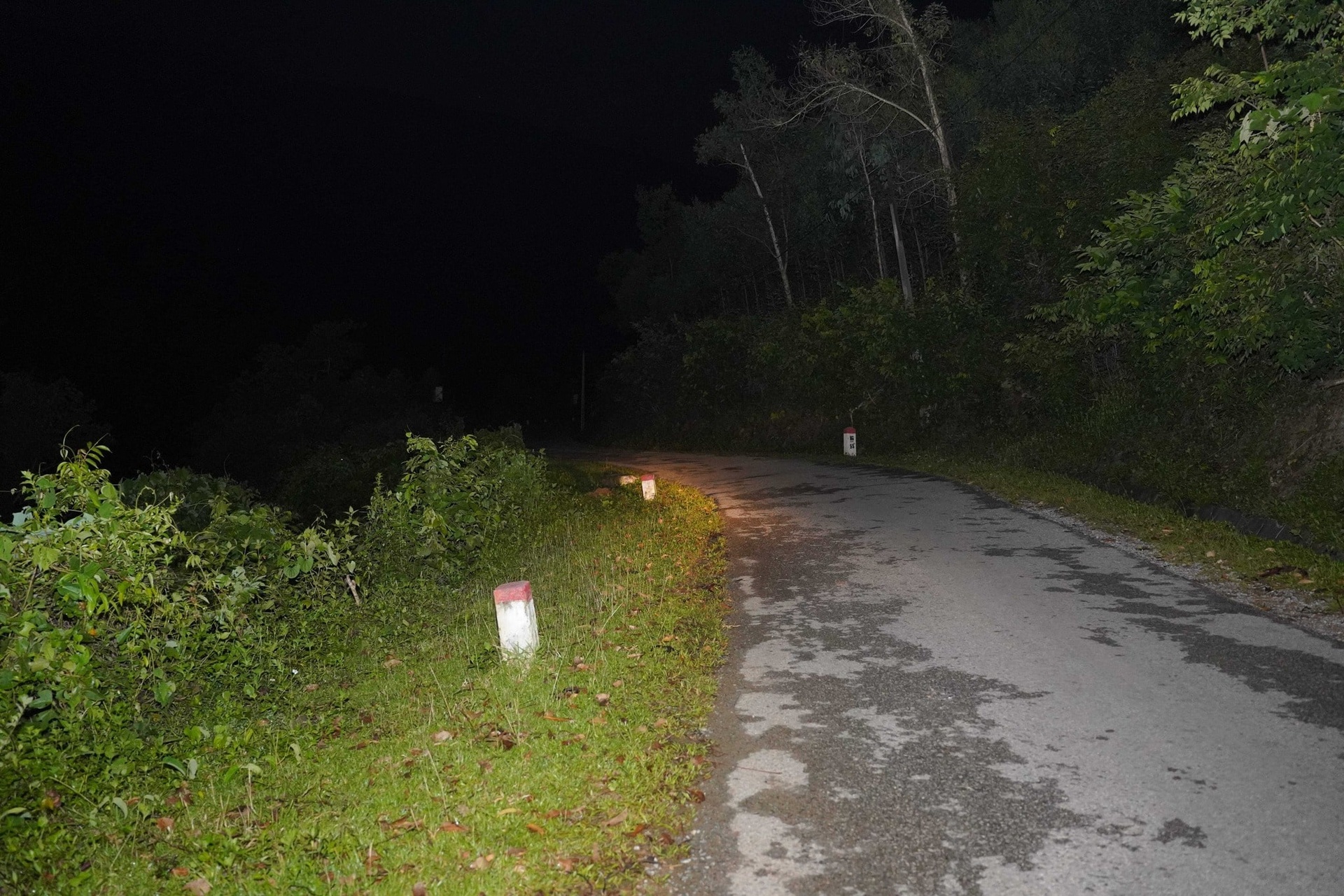 Hành trình “Ánh sáng xanh” thắp sáng nhiều nẻo đường Việt Nam - 1 Hành trình “Ánh sáng xanh” thắp sáng nhiều nẻo đường Việt Nam - 1