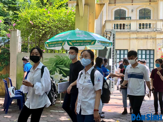 Thí sinh cả nước bước vào ngày thi thứ hai kỳ thi tốt nghiệp THPT 2021, đợt 1 - Ảnh 1. Thí sinh cả nước bước vào ngày thi thứ hai kỳ thi tốt nghiệp THPT 2021, đợt 1 - Ảnh 1.