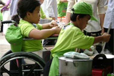 Ngày hội cho trẻ em không gia đình và khuyết tật 