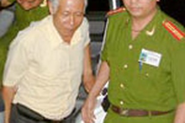 Ông Lê Minh Hoàng chính thức bị khởi tố