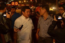 Ông Đoàn Ngọc Hải dẹp vỉa hè xuyên đêm, siêu xe BMW bị xử phạt