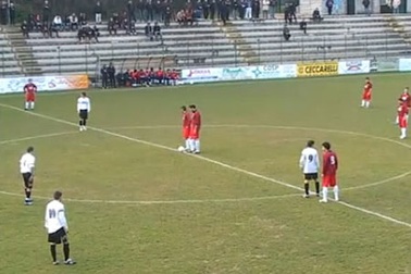 Ghi bàn thắng chỉ sau... 4 giây đồng hồ