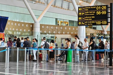 Hàng không chậm chuyến: Không thể xin lỗi là xong!