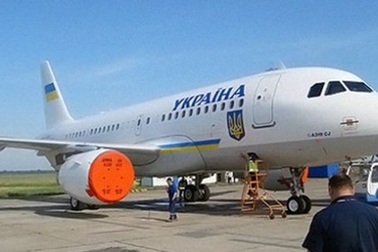 Chiêm ngưỡng máy bay mạ vàng của tổng thống Ukraina