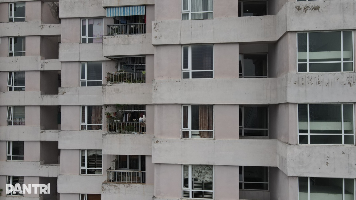 Thận trọng siết tín dụng vào bất động sản - 2 Thận trọng siết tín dụng vào bất động sản - 2