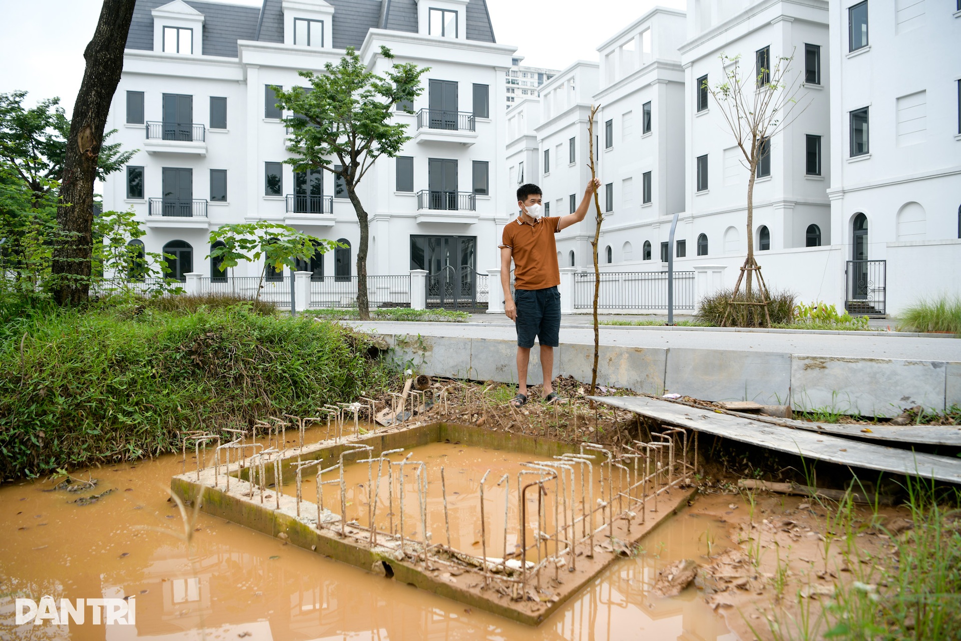 Ẩn họa từ những hố móng đầy nước trong Khu đô thị Dương Nội - 6 Ẩn họa từ những hố móng đầy nước trong Khu đô thị Dương Nội - 6