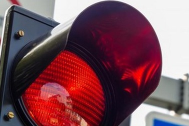 Bé 5 tuổi gọi điện báo cảnh sát vì cha vượt đèn đỏ