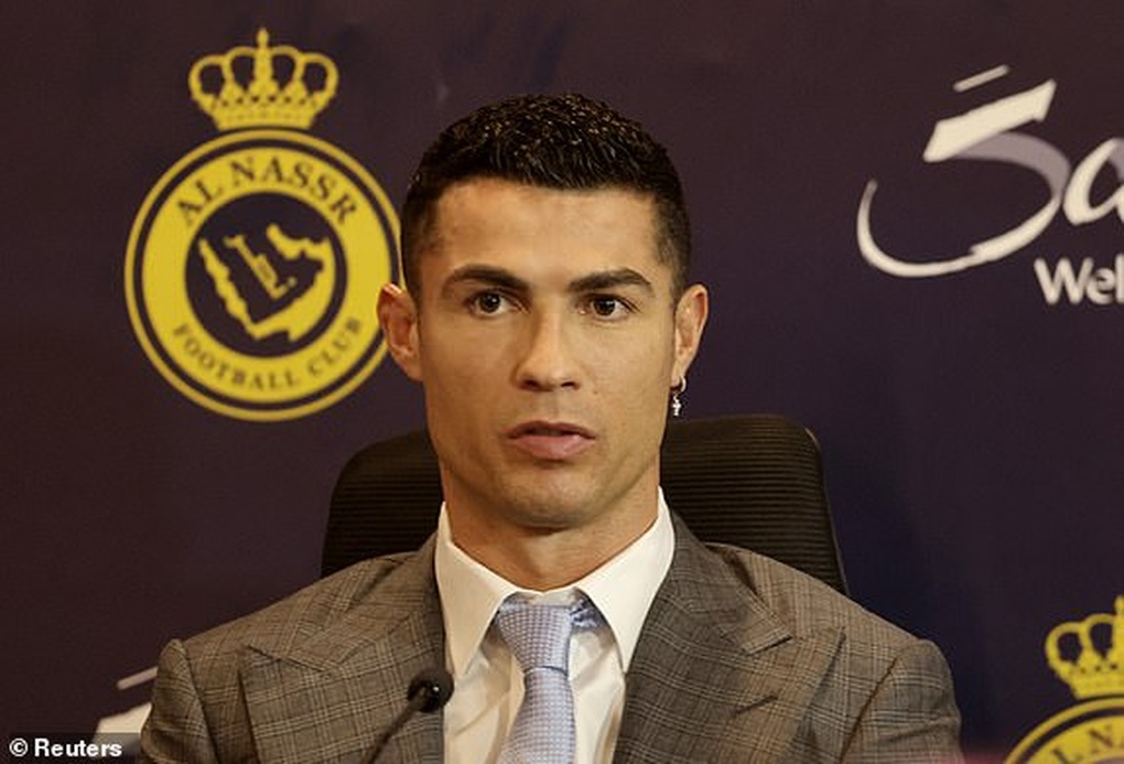 C.Ronaldo tuyên bố bất ngờ trước hàng vạn khán giả Saudi Arabia - 1 C.Ronaldo tuyên bố bất ngờ trước hàng vạn khán giả Saudi Arabia - 1