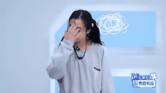 Thấy thực tập sinh quên bài, Lisa (BLACKPINK) lập tức đứng dậy nhảy cùng để giải cứu: vừa chuyên nghiệp vừa đáng yêu hết nấc! - Ảnh 4.