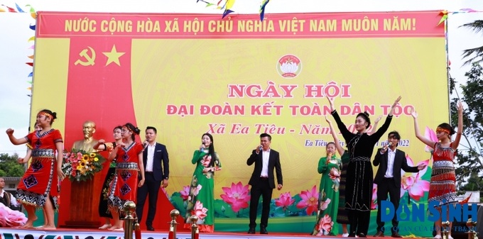 Diễn văn nghệ chào mừng