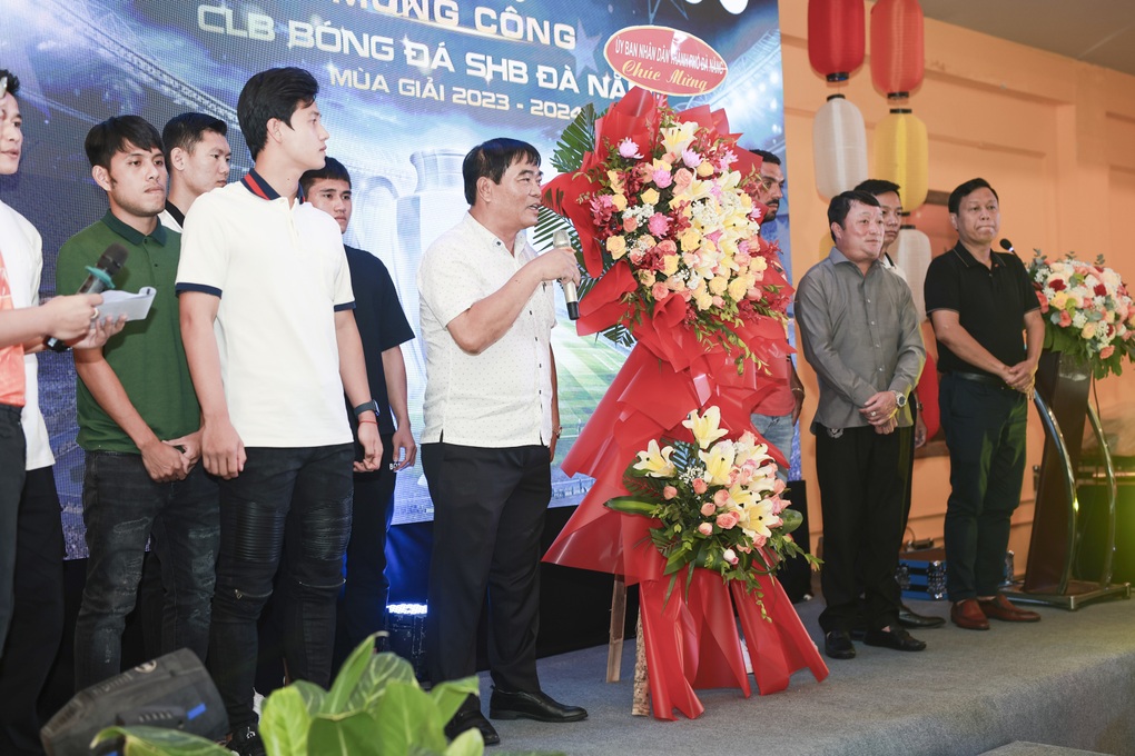 SHB Đà Nẵng đặt mục tiêu cao khi giành quyền trở lại V-League - 1 SHB Đà Nẵng đặt mục tiêu cao khi giành quyền trở lại V-League - 1