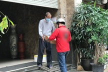 Phí giao hàng tăng chóng mặt: Tiểu thương "ốm đòn", thượng khách "đau ví"