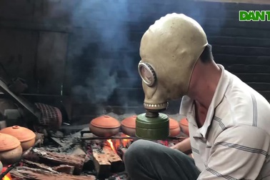 Chuyện lạ làng Vũ Đại: Đeo mặt nạ, thức xuyên đêm nấu cá kho nức tiếng