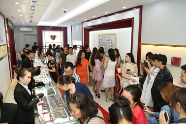 Chỉ trong 3 năm Huy Thanh Jewelry phủ 19 showroom trên khắp cả nước!