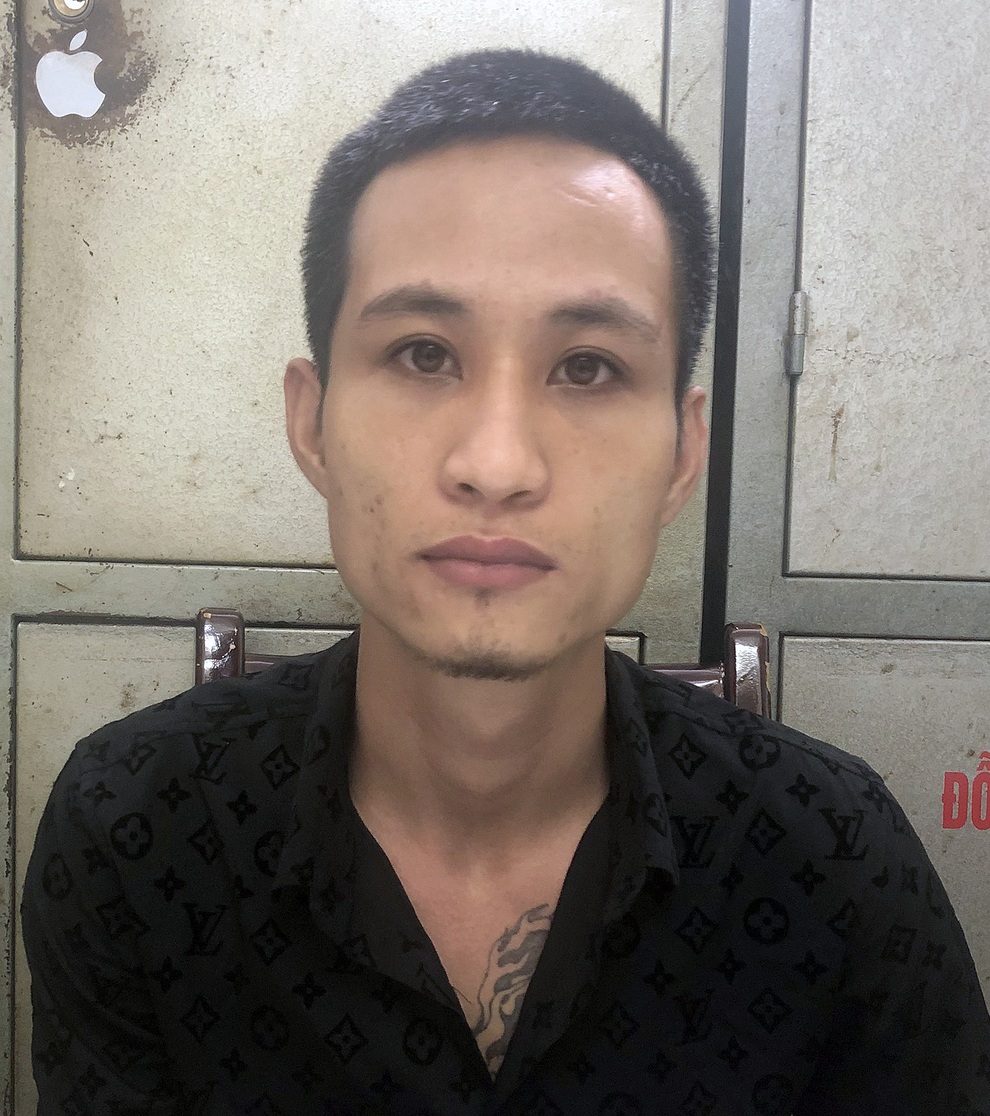 Hà Nội: Bám theo tên cướp, nam thanh niên bị chém đứt tai - 1 Hà Nội: Bám theo tên cướp, nam thanh niên bị chém đứt tai - 1
