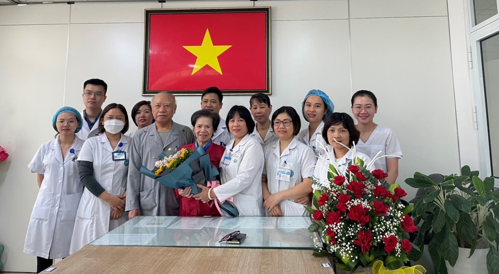 Phẫu thuật thành công ca ung thư nặng trở về sau điều trị ở nước ngoài - 2 Phẫu thuật thành công ca ung thư nặng trở về sau điều trị ở nước ngoài - 2