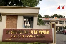 Chủ tịch huyện ở Bà Rịa-Vũng Tàu đi làm lại sau một ngày nộp đơn từ chức