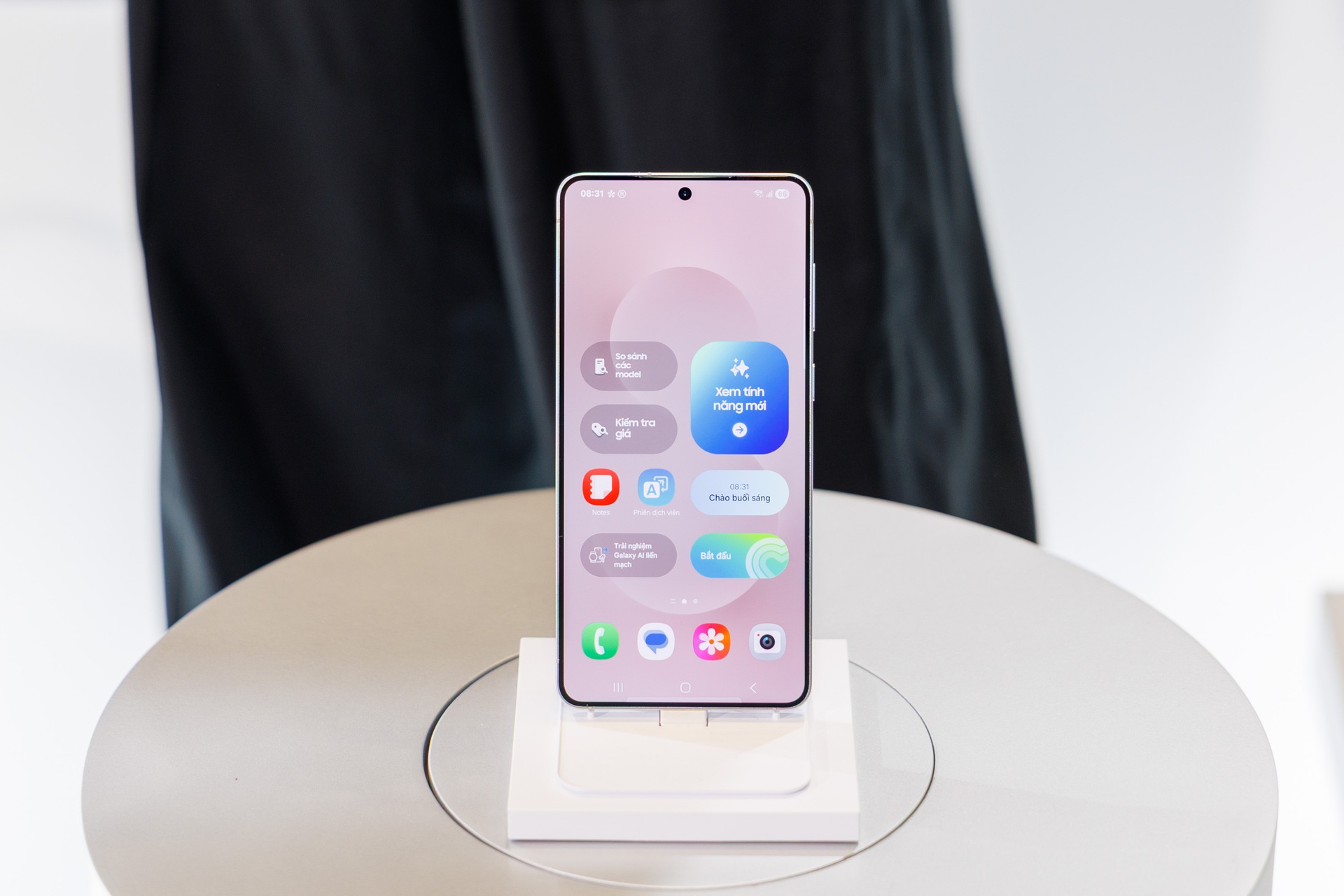 Cận cảnh chiếc Galaxy S mỏng nhất của Samsung - 6 Cận cảnh chiếc Galaxy S mỏng nhất của Samsung - 6