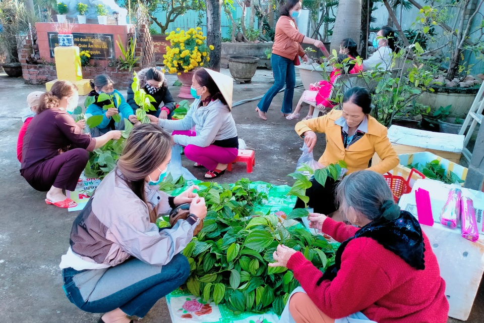 Hoạt động của người dân cả nước sáng ngày đầu năm mới Tân Sửu - 25