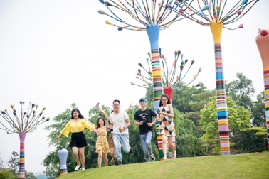 Thăm “Không gian Nghệ thuật bên hồ lớn nhất Việt Nam” tại Đại Lải