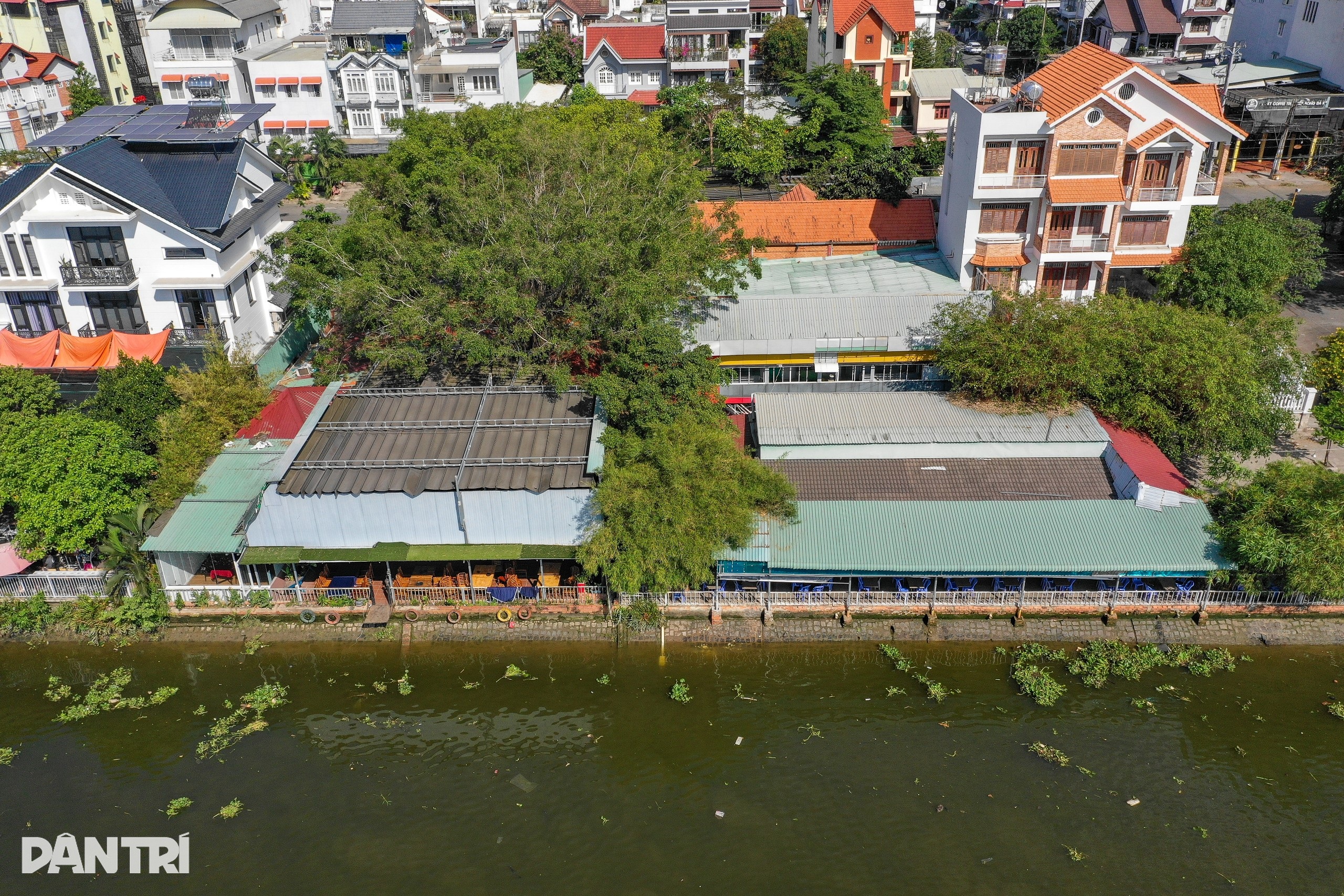 Công trình bủa vây sông Sài Gòn, người dân loay hoay tìm lối đi ra ven bờ - 3 Công trình bủa vây sông Sài Gòn, người dân loay hoay tìm lối đi ra ven bờ - 3