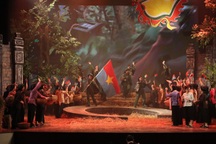 Công diễn vở nhạc kịch "Bài ca tình yêu" của nhạc sĩ Doãn Nho