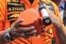 Vụ rơi máy bay Indonesia chở 189 người: Hộp đen hư hại nặng