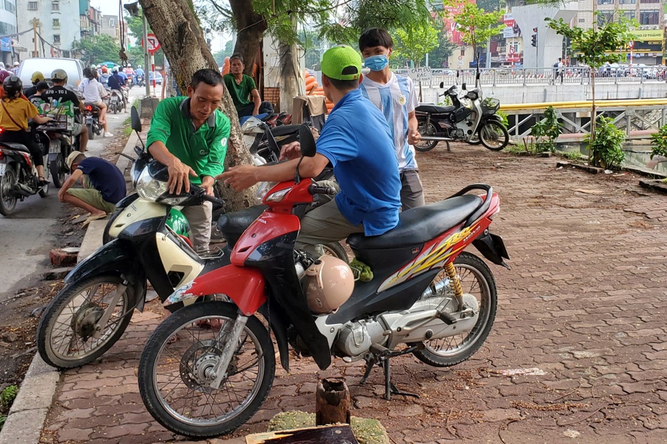Ảnh hưởng của Covid-19, sức người... cũng ế - 3 Ảnh hưởng của Covid-19, sức người... cũng ế - 3